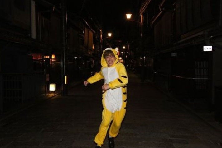 GENERATIONS白濱亜嵐、トラのコスプレで全力笑顔“毎年恒例”の干支写真に反響