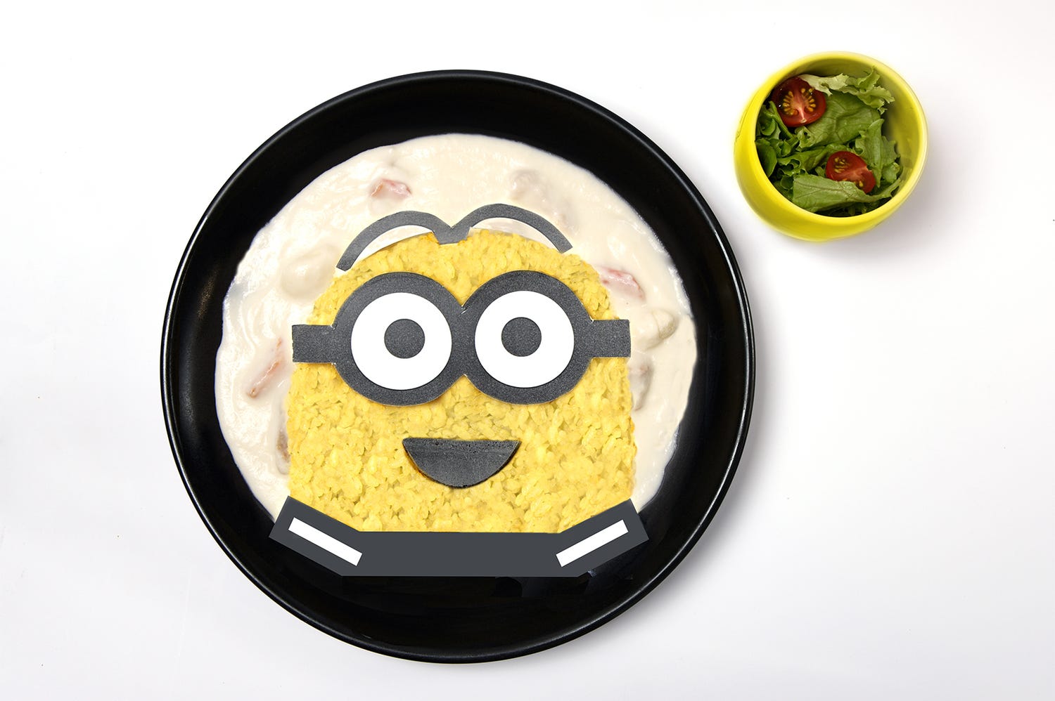 「ミニオン大脱走カフェ」コラボメニュー公開 可愛いミニオンが美味しいカレーやパフェに大変身