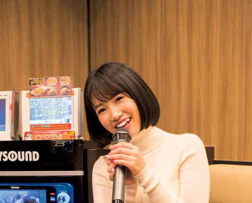 HKT48朝長美桜、ミニスカートで大人のデート “グラビア映え”抜群ボディ披露