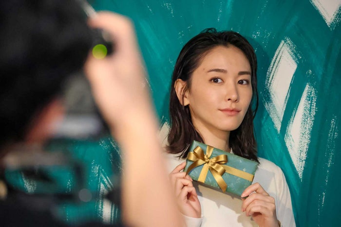 新垣結衣 チョコレートを贈りたい相手は クールな表情をスタッフ絶賛 モデルプレス 新垣結衣 チョコレートを贈りたい相手は クールな表情をスタッフ絶賛 モデルプレス