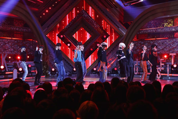 INI「有吉ミュージックフェス」より(C)テレビ東京