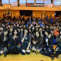 (左から)武藤十夢、内田眞由美、菊地あやか、大島優子、倉持明日香、竹内美宥(C)AKS