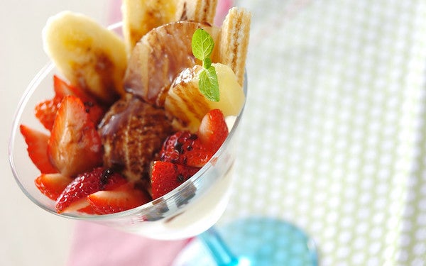 好きなフルーツを自由にトッピング！　簡単パフェ