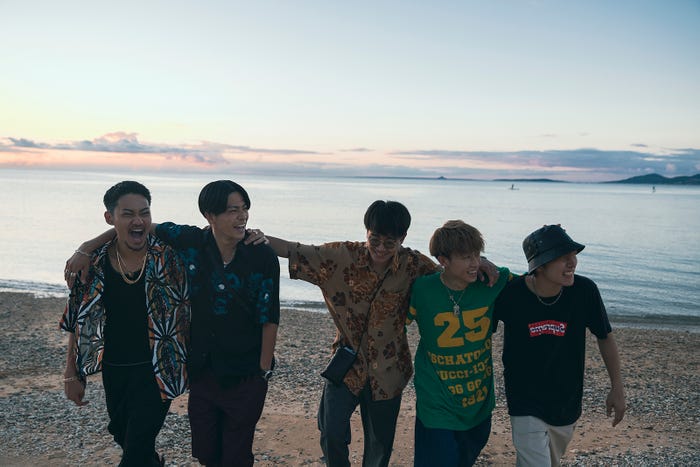 コムドット初写真集「TRACE」より/217..NINA/講談社