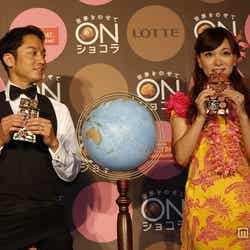 (左から)小崎陽一さん、保田圭