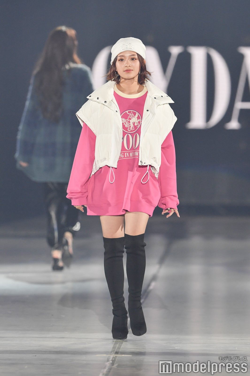 （C）モデルプレス