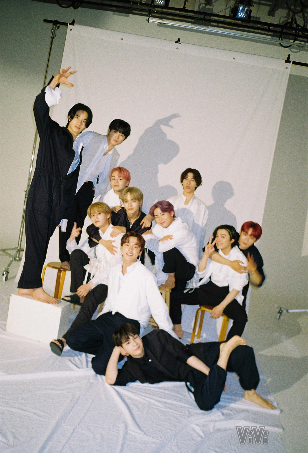 JO1、これまでの試練・歩み・メンバー同士の絆語る 同一男性初「ViVi」2パターン表紙