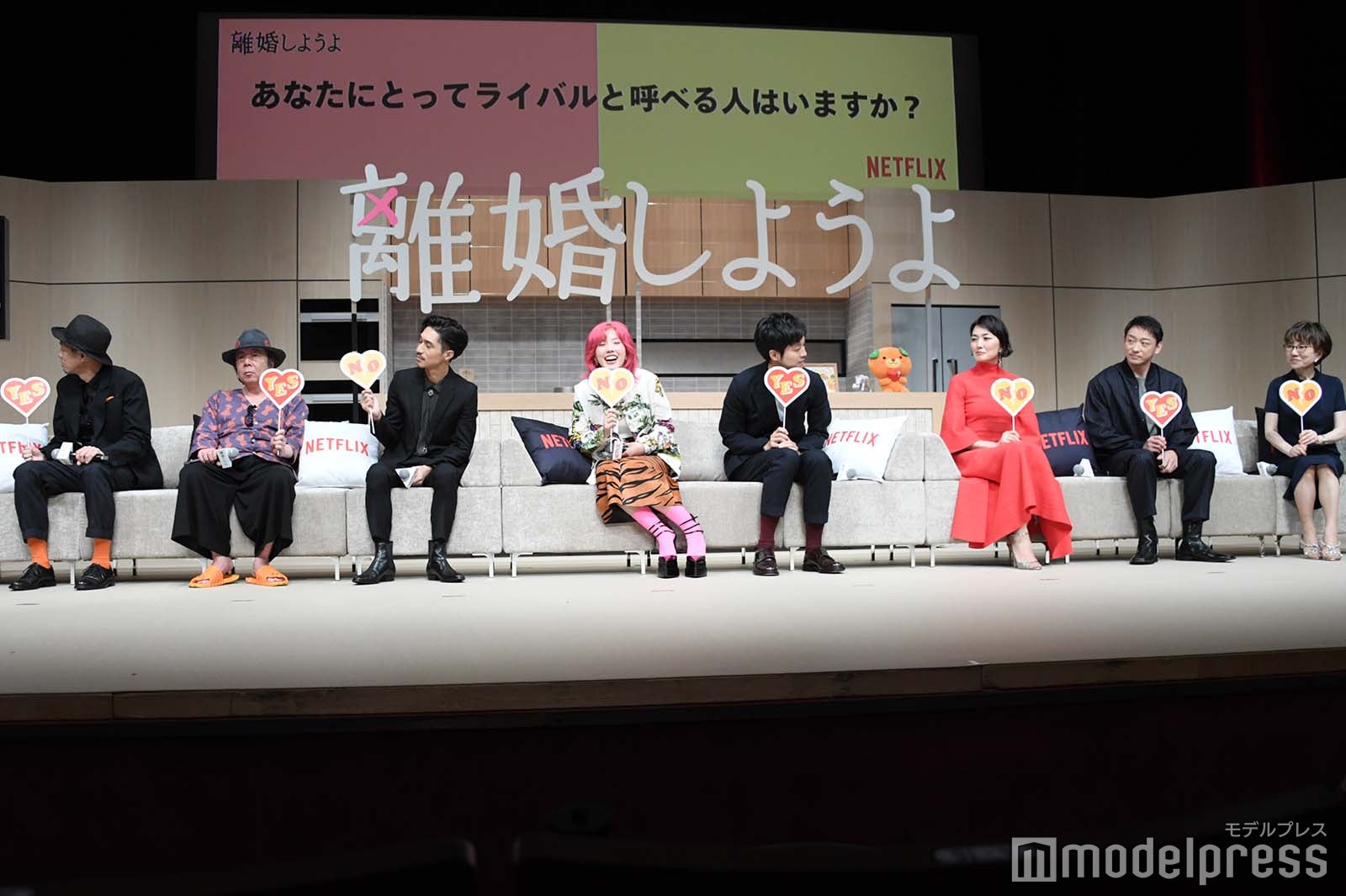 （左から）宮藤官九郎氏、古田新太、錦戸亮、仲里依紗、松坂桃李、板谷由夏、山本耕史、大石静氏（C）モデルプレス