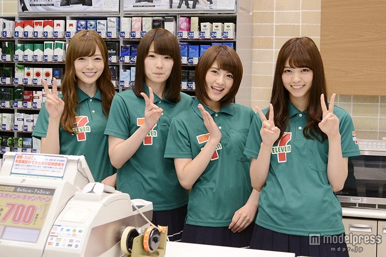 左から：白石麻衣、高山一実、若月佑美、西野七瀬