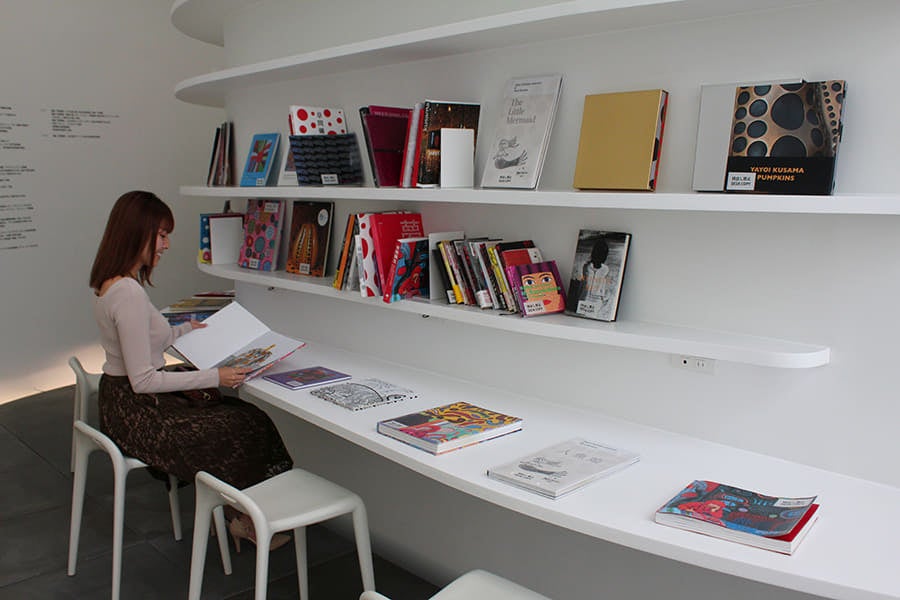 草間彌生美術館 ブックコーナー