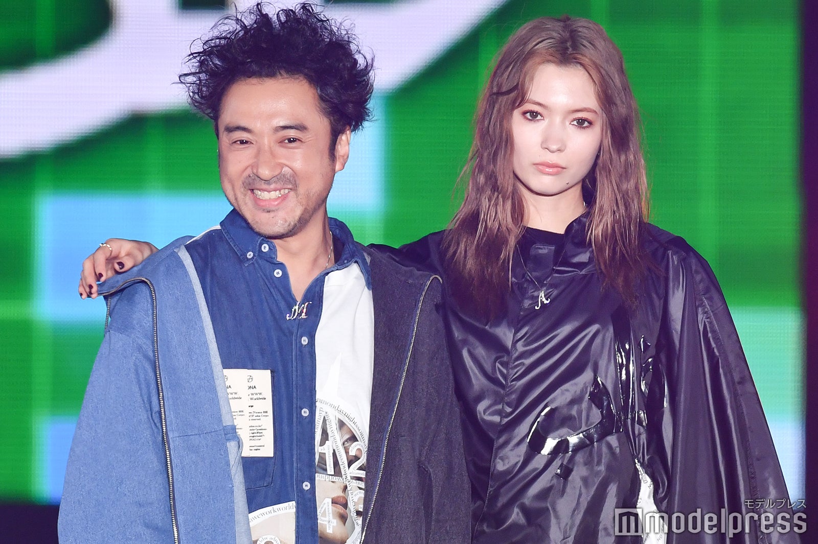 ムロツヨシ、八木アリサ （C）モデルプレス