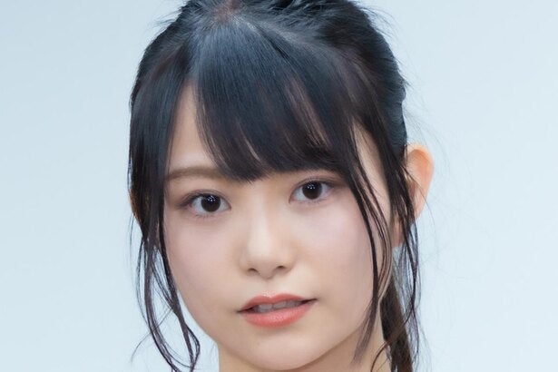 幼いフェイスに超爆乳”桜井木穂、眼帯ビキニ姿での撮影で「恥ずかしくなってしまって…」 - モデルプレス