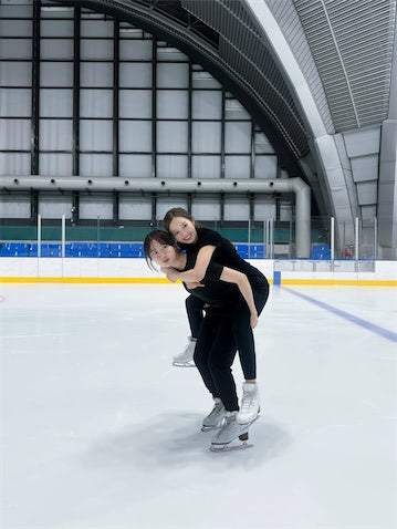 本田真凜、妹・望結の22歳誕生日をお祝い「また氷の上で共に過ごせる日が増えて嬉しい」