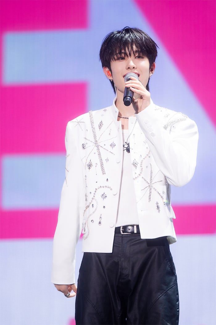 ヒュイ/NEXZ 撮影:田中聖太郎写真事務所