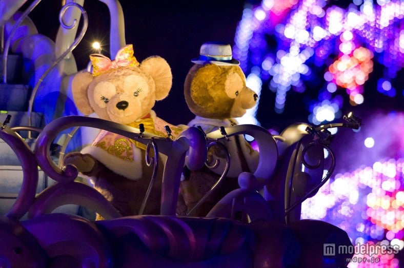 東京ディズニーシー「カラー・オブ・クリスマス」（C）Disney