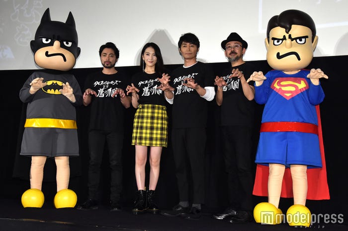 (左から)山田孝之、知英、安田顕、FROGMAN監督 (C)モデルプレス