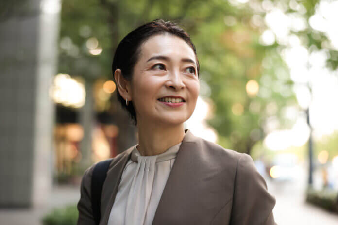 明るい表情を意識する