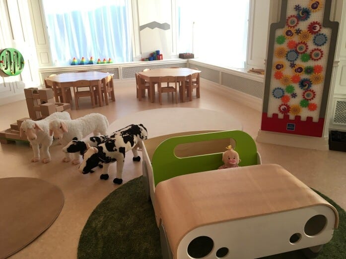 キッズサービススペースは、子どもが帰りたくなくなるほどキュートな空間