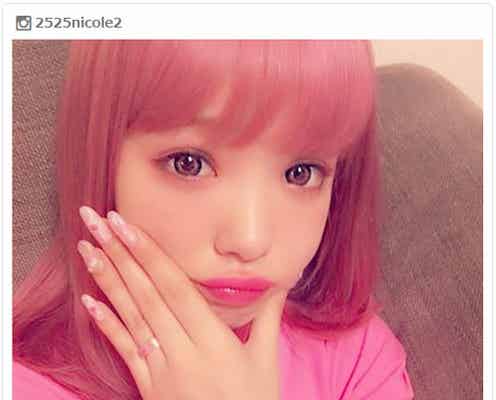 藤田ニコル“全身ピンク”姿で再びド派手ヘアにイメチェン