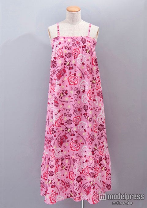 ハワイアン柄が夏にぴったり（C）Disney