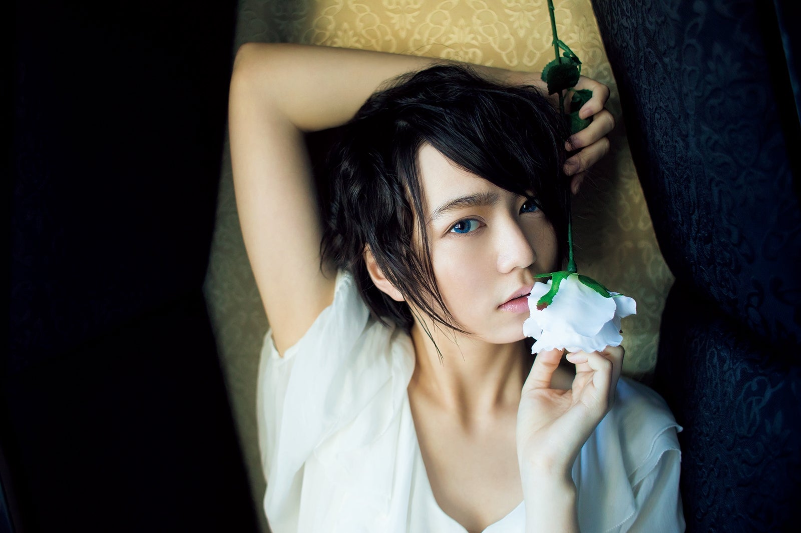 「私立恵比寿中学カレンダー2018.4-2019.3」5月：安本彩花（画像提供：ワニブックス）