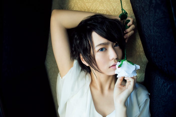 「私立恵比寿中学カレンダー2018.4-2019.3」5月:安本彩花(画像提供:ワニブックス)