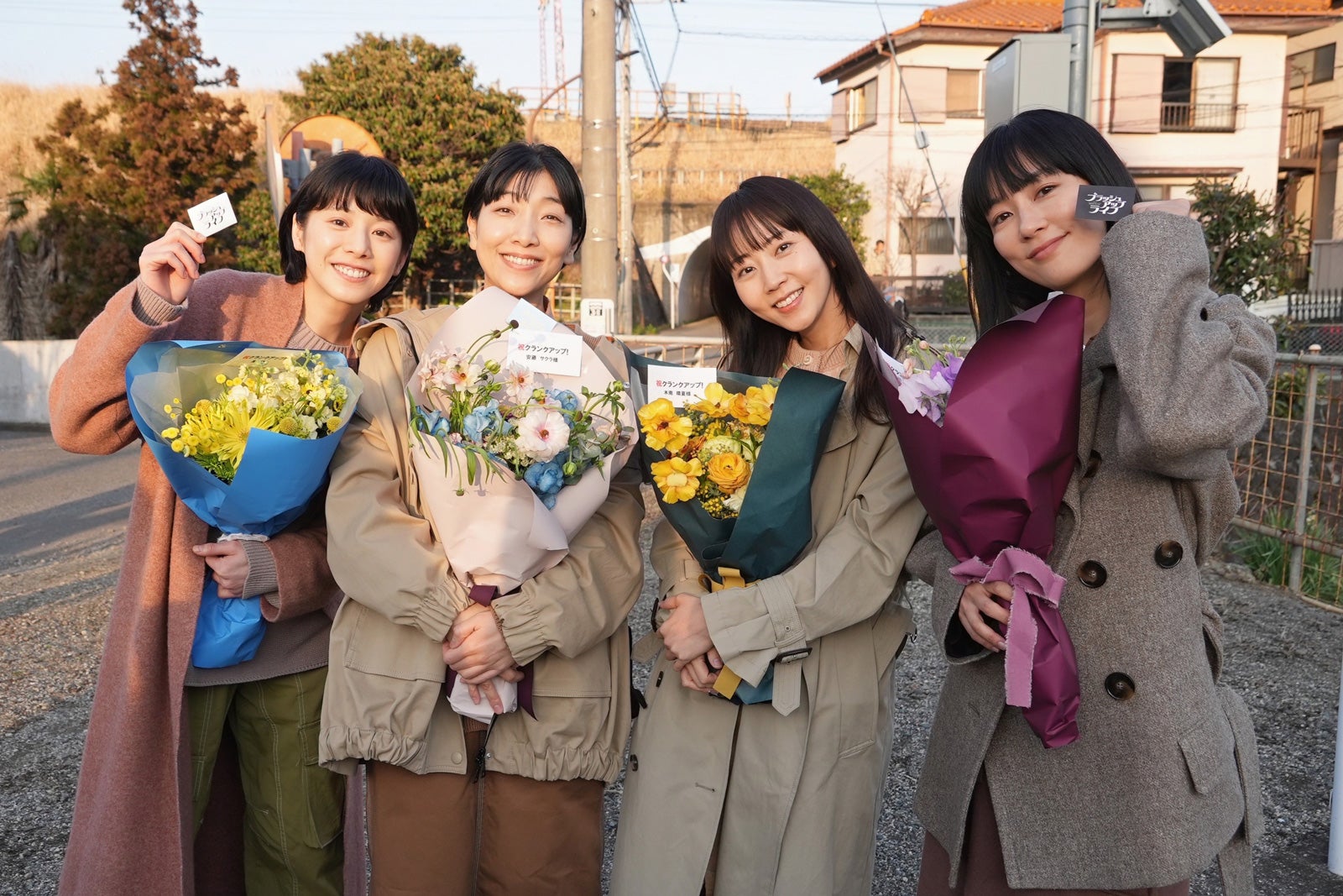 安藤サクラ「ブラッシュアップライフ」夏帆・木南晴夏・水川あさみ“仲良し4人組”で撮了「アイラブユーという気持ちでいっぱい」