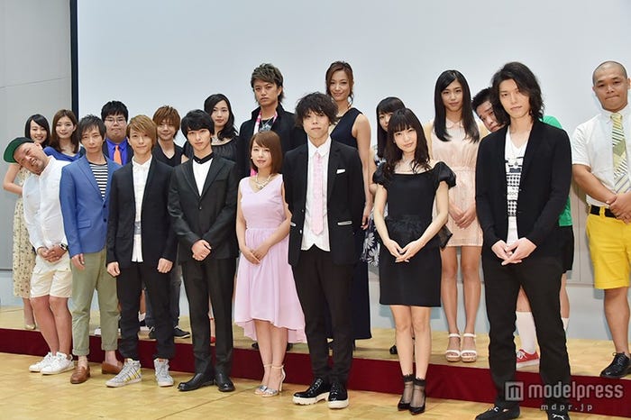(後列左から)千倉里菜、蜂谷晏海、西洋亮、椎名鯛造、須藤茉麻、井上正大、高橋ユウ、水越朝弓、濱頭優、TEAM近藤、二梃木周平(前列左から)川島邦裕、いしだ壱成、鈴木拡樹、横浜流星、山田菜々、松崎史也氏、神田沙也加、Billy