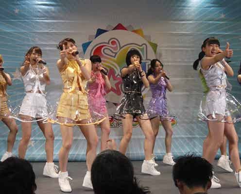SUPER☆GiRLS“スカートめくり”ダンスで魅了 サプライズに涙も