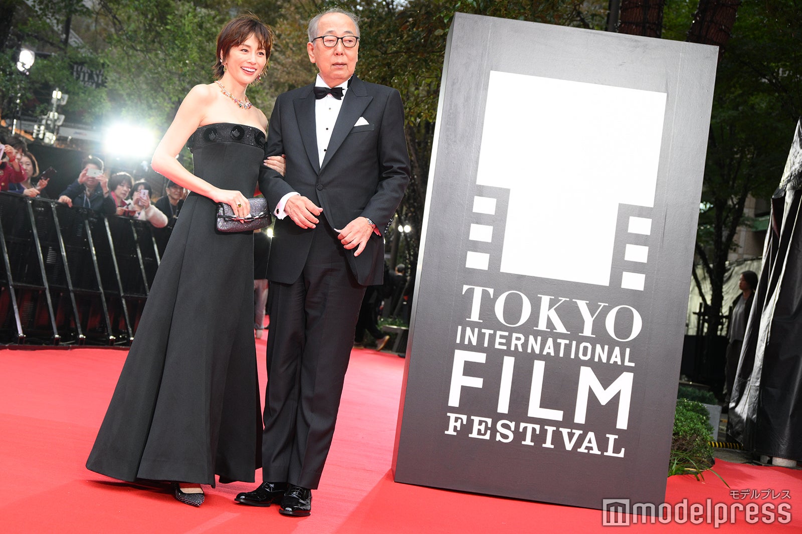 米倉涼子、岸部一徳（C）モデルプレス