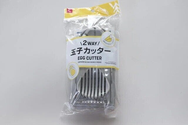 ダイソー　2way玉子カッター（20cm×9cm×3.5cm）　パッケージ