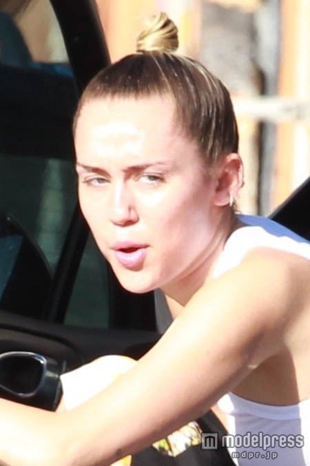 スッピンのマイリー。WENN.com／Zeta Image