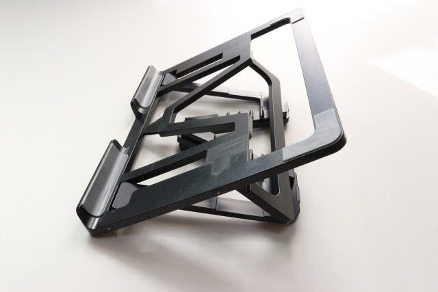 6段階調節タブレットスタンド 角度が低い状態 6段階調節タブレットスタンド 角度が低い状態