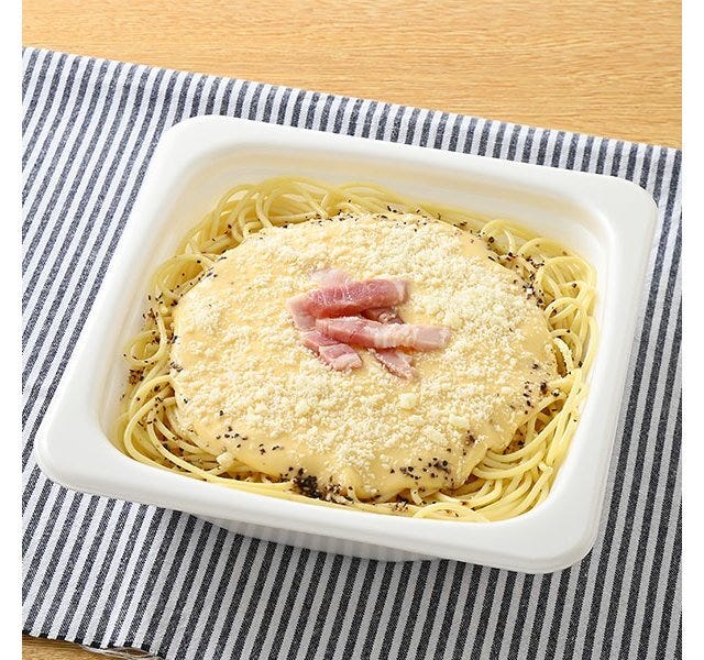 ファミリーマート　ファミマ　落合務シェフ監修　ファミマ・ザ・カルボナーラ