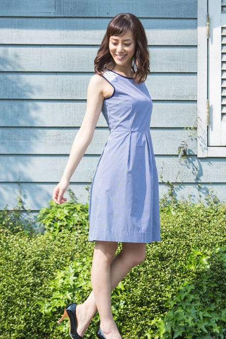 ノースリーブショルダーレース×ギンガムチェックワンピース「TALBOTS」12,096円(税込)
