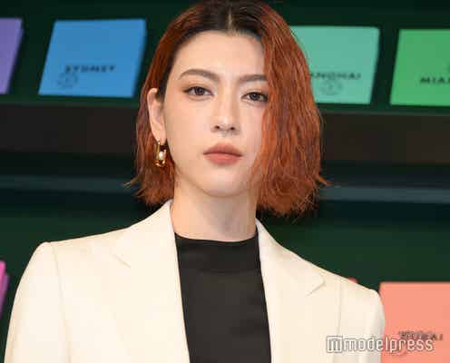 三吉彩花、鼻ピアス姿で登場 オレンジヘア×白セットアップでハンサムに<ルイ・ヴィトンSS24メンズ・ポップアップストア>
