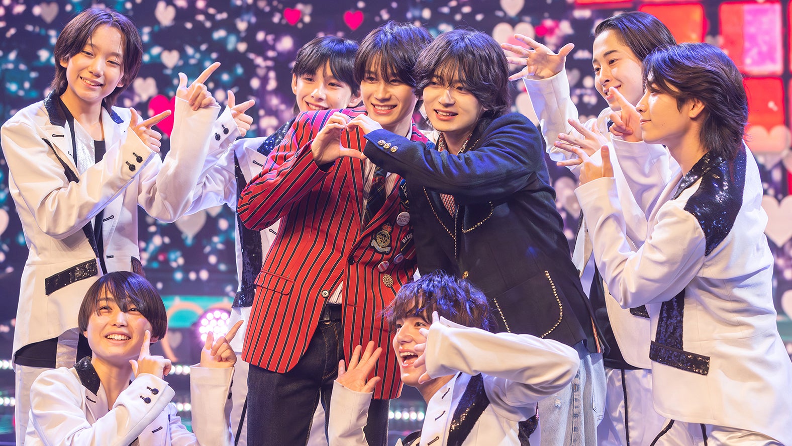 （中央）嶋崎斗亜、西村拓哉（C）Storm Labels Inc.