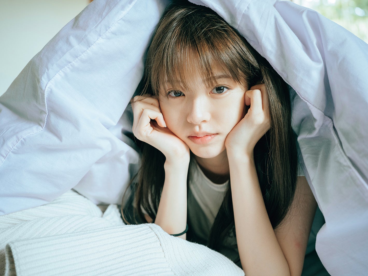 鈴木ゆうか、水着・すっぴん…初写真集で今まで見せたことのない姿披露