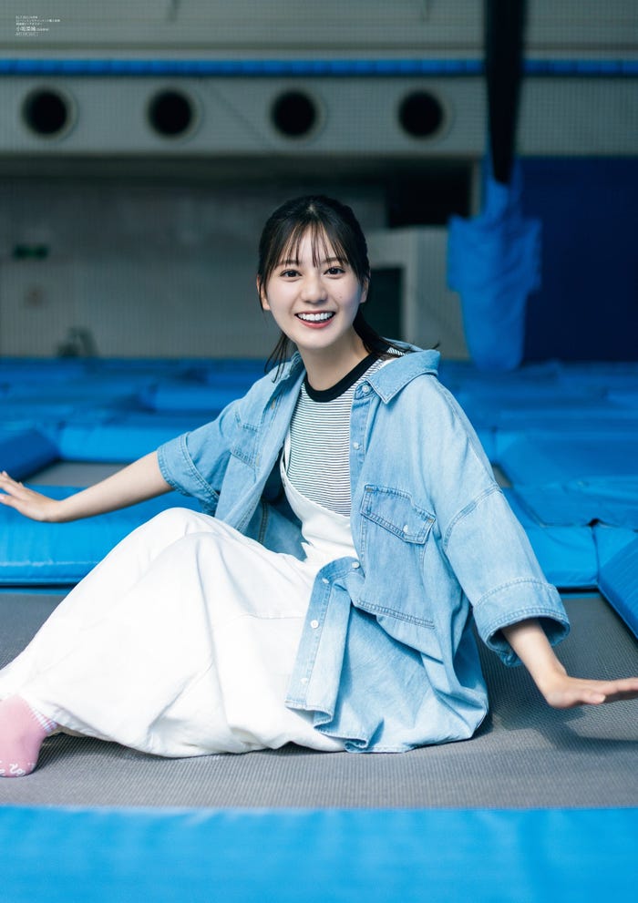 「B.L.T.2025年10月号」ローソンエンタテインメント購入特典ポスター【小坂菜緒(日向坂46)】(表)(提供写真)