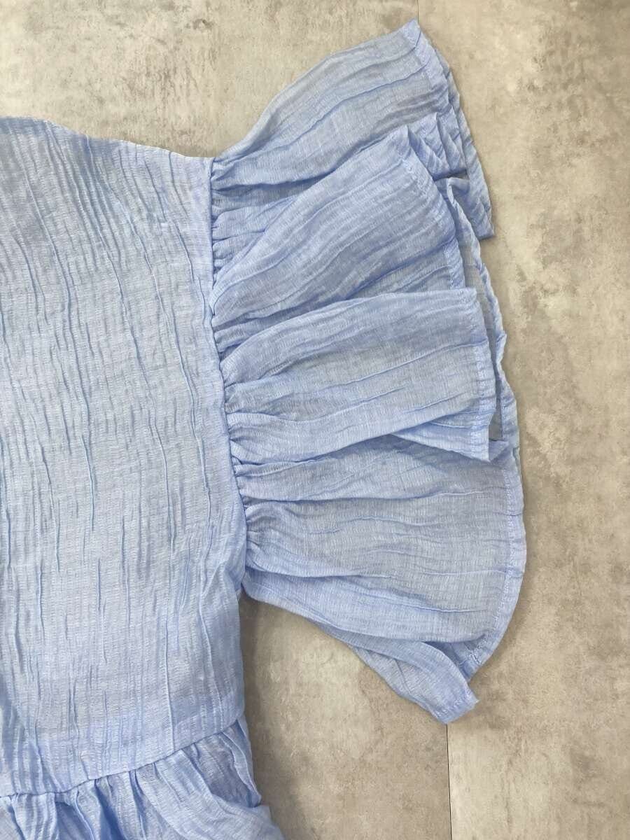 coca　シアーフリルブラウス　袖フリルのシアー素材アップ