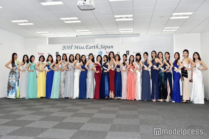 (左から)嘉手川奈菜さん、杉井若菜さん、田中景子さん、生熊葵さん、林田遥さん、釘田知緩さん、釘田知緩さん、梶本菜々さん、阿部明日香さん、三栖明日香さん、手塚ゆうりさん、山口成美さん、岸渕紗江さん、細川碧里さん、田中美緒さん、松本愛さん、藤井みなみさん、茅原田真衣さん、守田知代さん、稲葉あかねさん、奥井奈々さん、長谷川杏奈さん、坂上裕子さん、佐伯遥香さん、竹山花奈子さん、池脇佳奈さん(C)モデルプレス