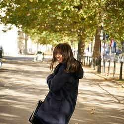 モデルプレス - 欅坂46小林由依、臨場感あふれる“お散歩デート”動画に「彼女感の極み」と羨む声<1st写真集>