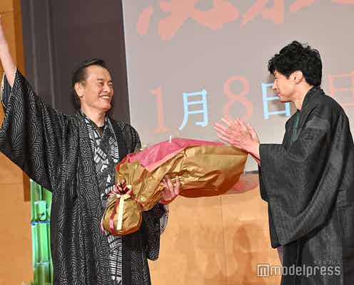 東山紀之「必殺仕事人」“卒業”遠藤憲一にサプライズ&お年玉贈呈「自腹ですよ」