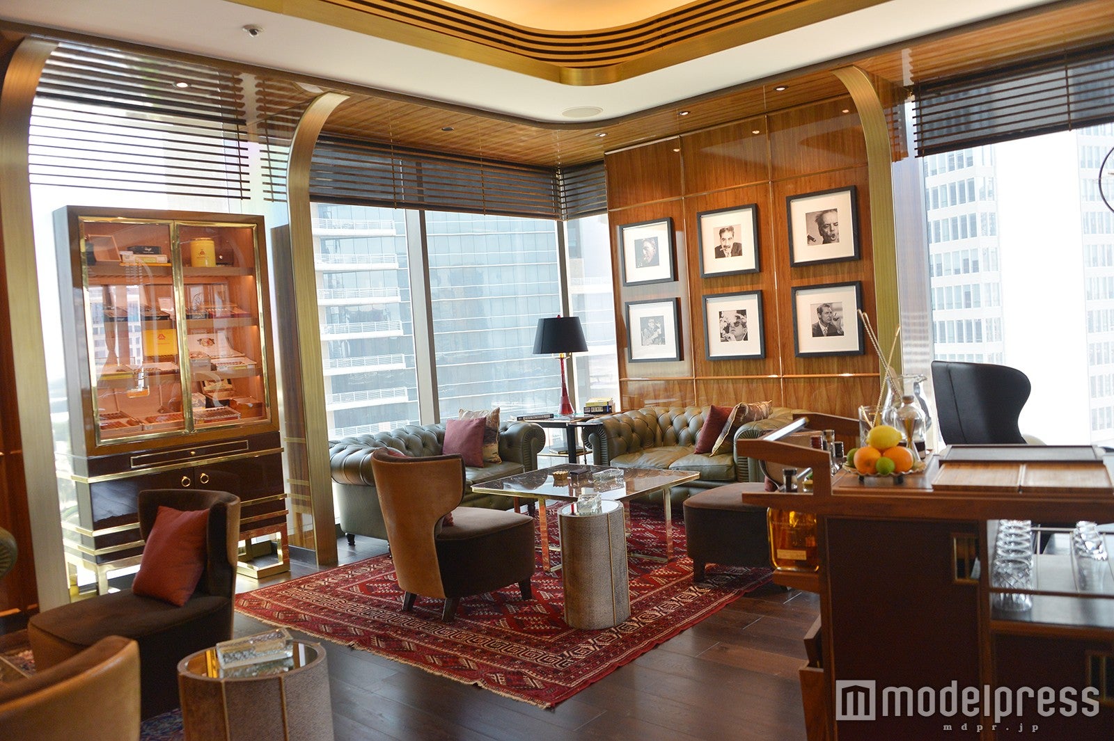 葉巻専用棚も（C）モデルプレス