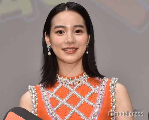 のん、“雰囲気ガラリ”新ヘア披露に反響「アンニュイでオシャレ」「似合う」