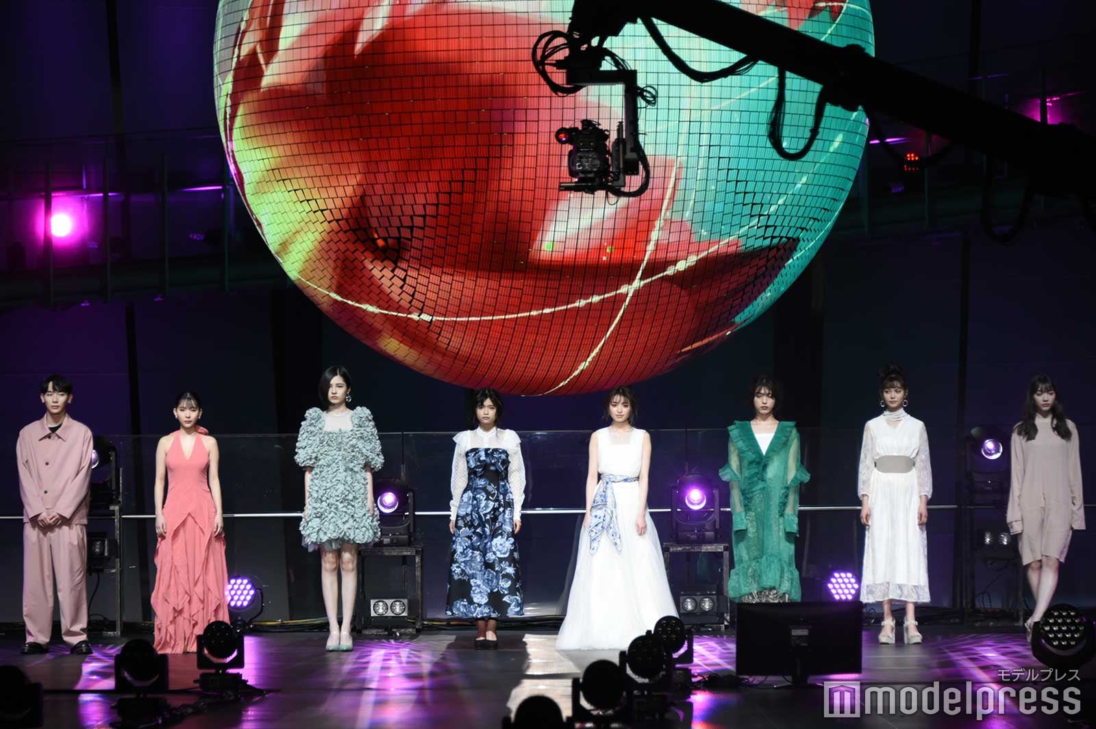 よしあき、ミチ、アリアナさくら、景井ひな、香音、井手上漠、愛花、雑賀サクラ （C）モデルプレス