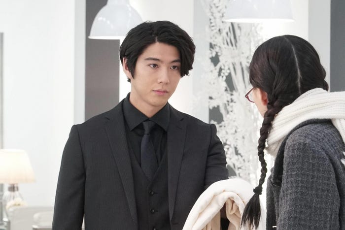 賀来賢人、芳根京子/「海月姫」第9話より(C)フジテレビ