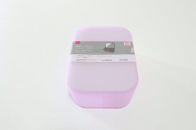 ダイソー 収納ケース付ミラー(スクエア、カラー) ダイソーの収納ケース付ミラー(スクエア、カラー)のパッケージ