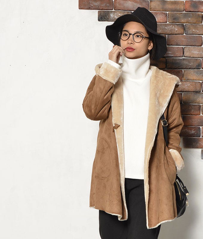 ふんわりあったかムートンコート「coca」5,990円(税込)/画像提供:coca