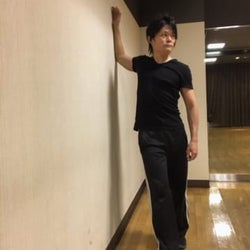 1日2分で“猫背”から脱却!伸ばすべきは背中ではなく「肩甲骨と胸」だった!?